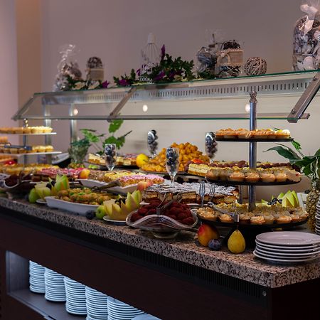 וארנה Prestige Hotel And Aquapark מראה חיצוני תמונה