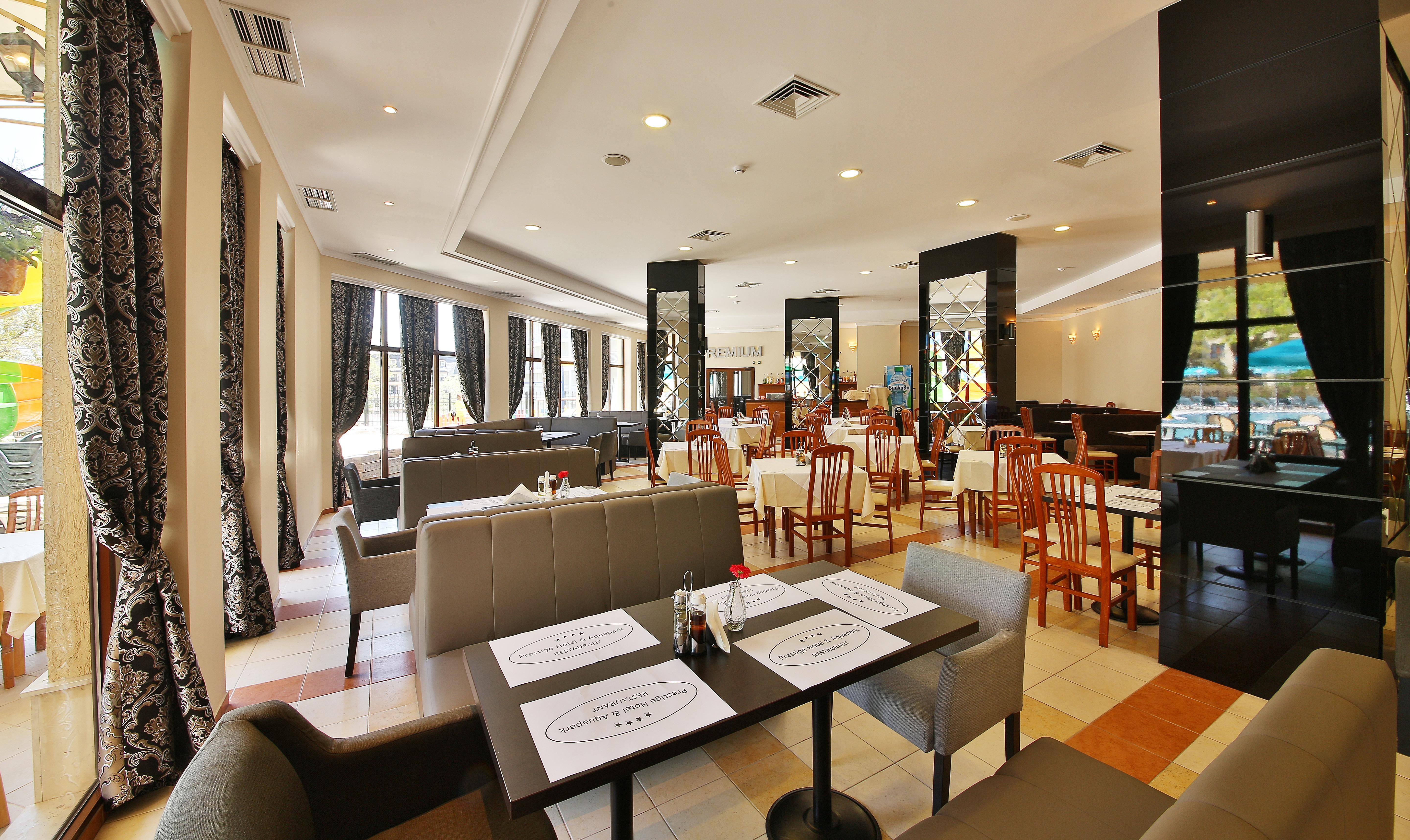 וארנה Prestige Hotel And Aquapark מראה חיצוני תמונה