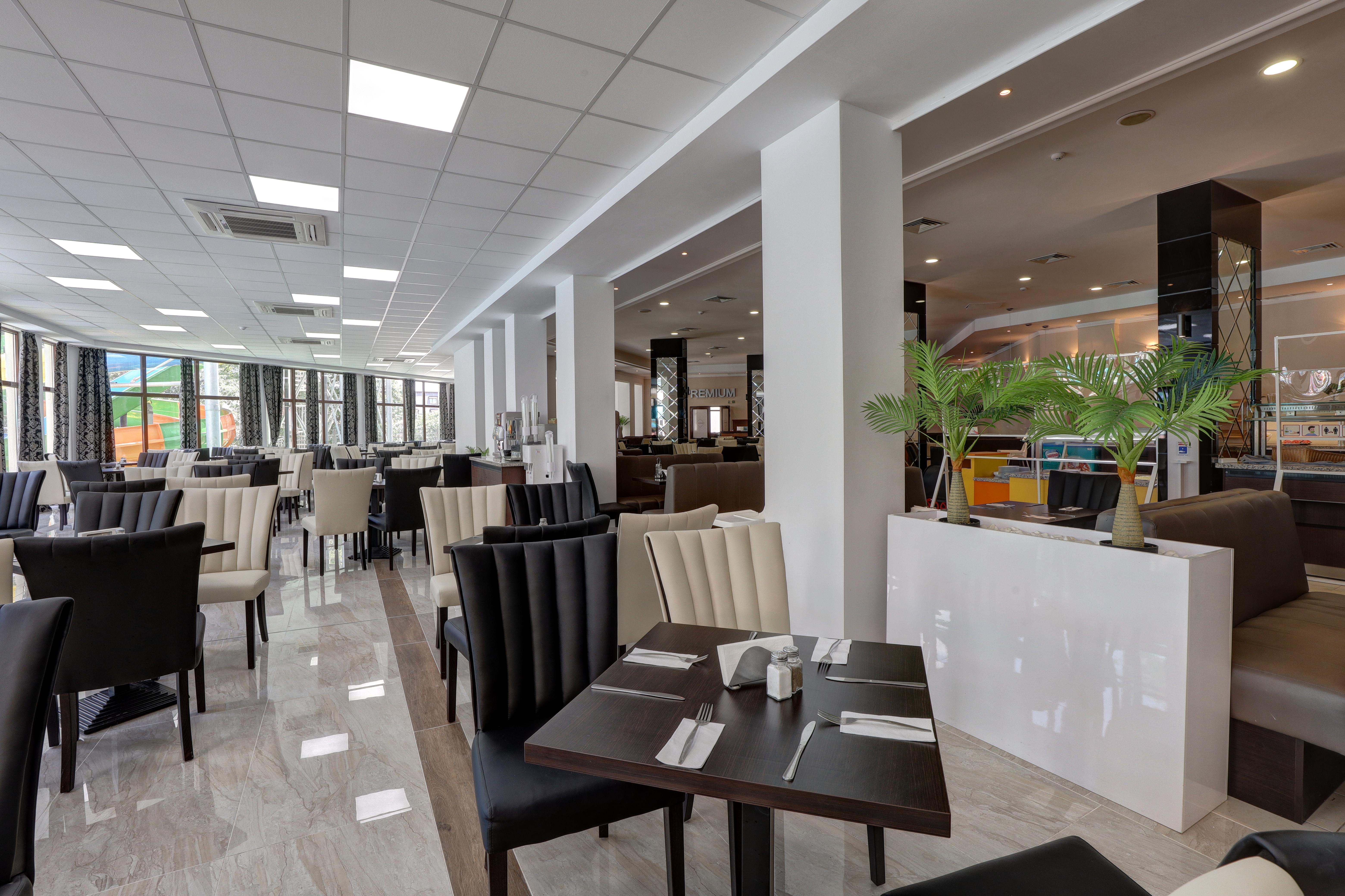 וארנה Prestige Hotel And Aquapark מראה חיצוני תמונה