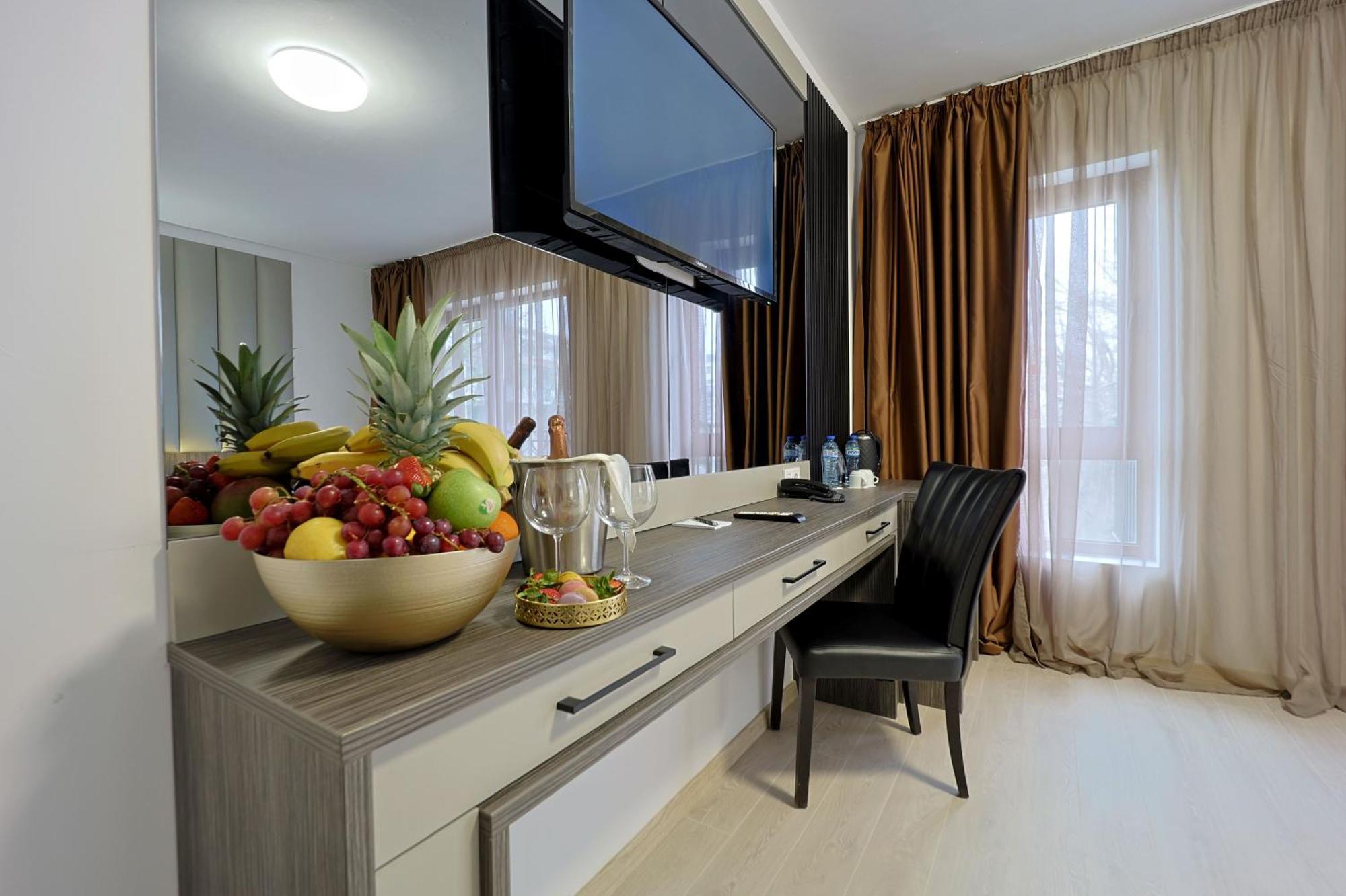 וארנה Prestige Hotel And Aquapark מראה חיצוני תמונה