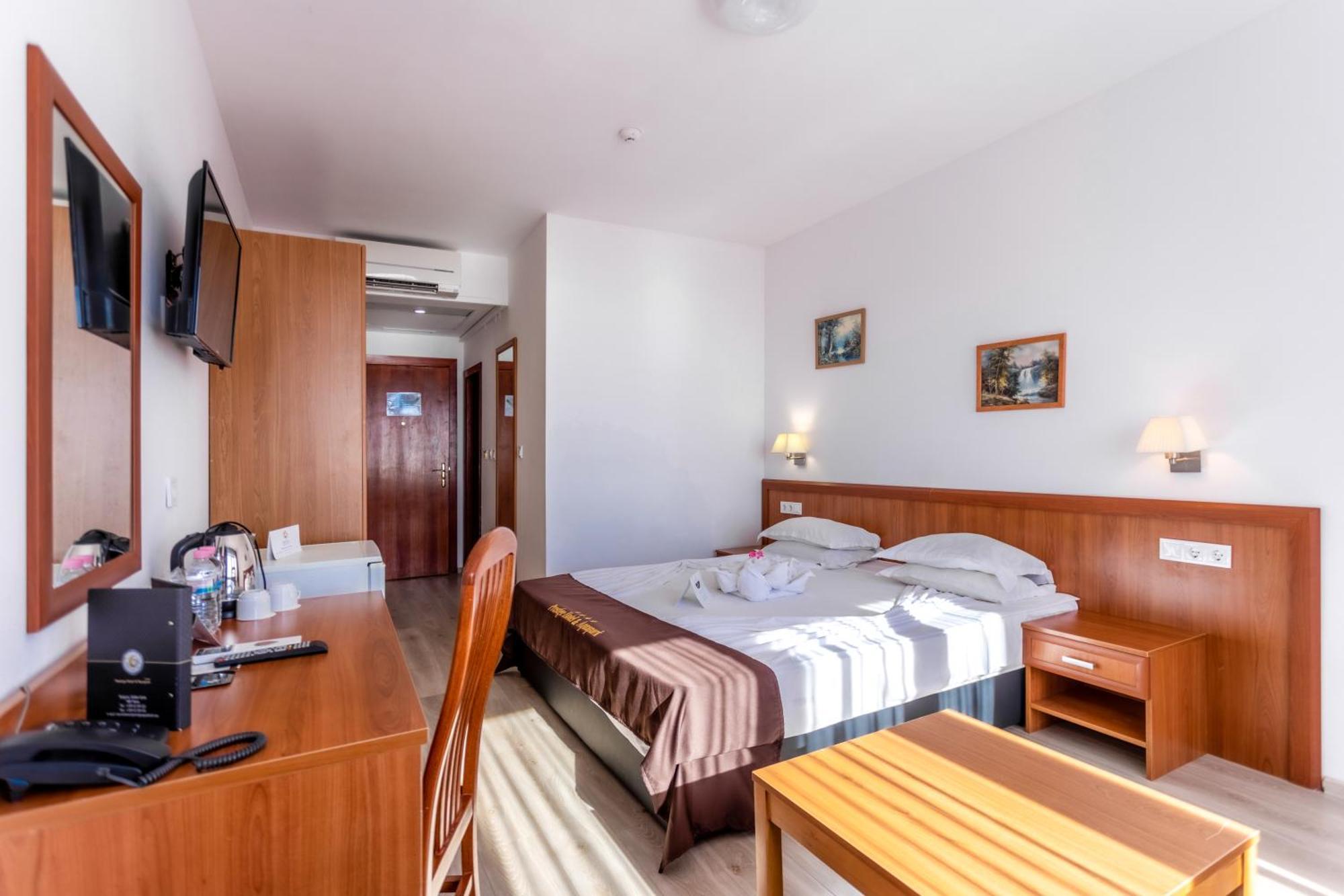 וארנה Prestige Hotel And Aquapark מראה חיצוני תמונה